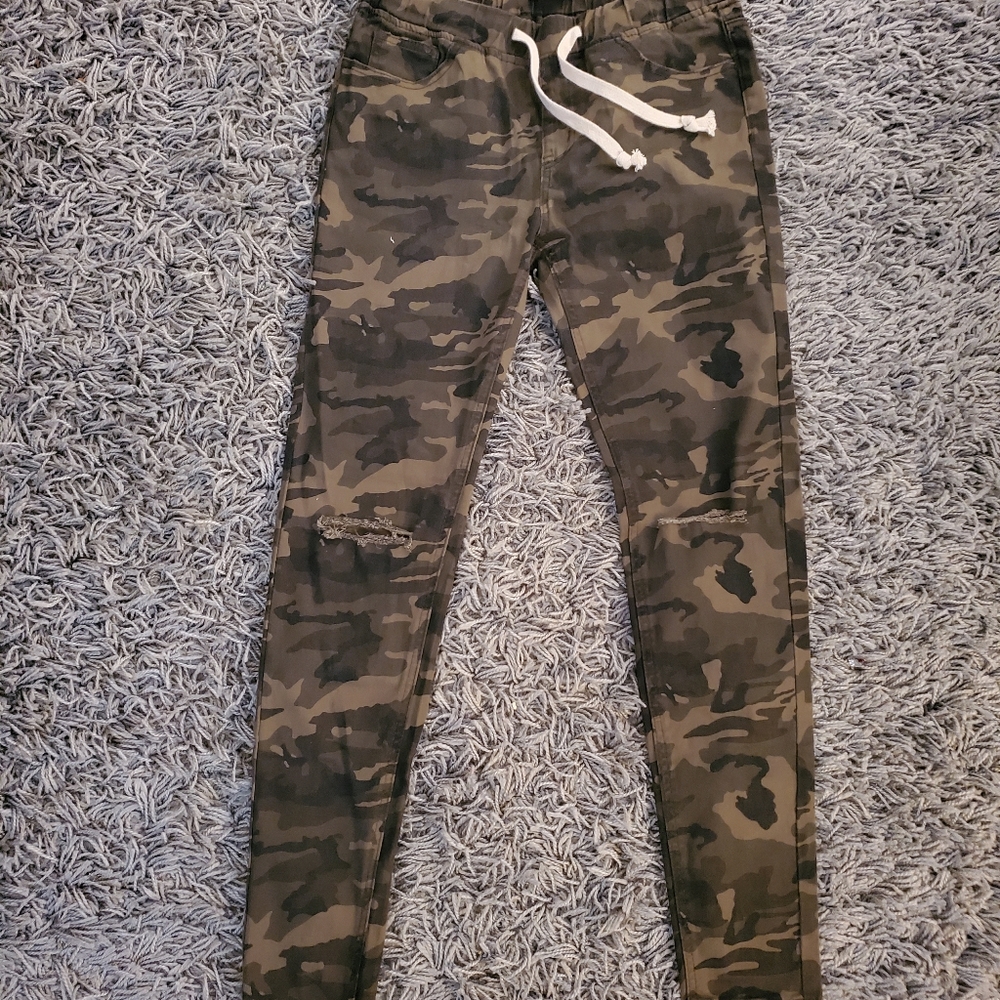Camo pants